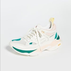 Brand black saga sneaker